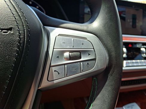 Used 2022 BMW ALPINA XB7 AWD/4WD image 19