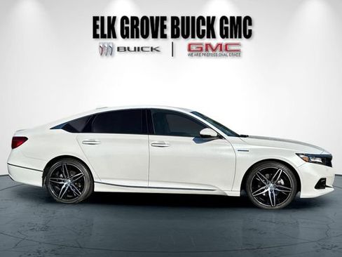 Used 2022 Honda Accord Touring image 3