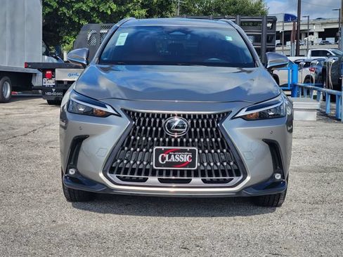 Used 2024 Lexus NX 250 FWD w/ Towing Package (2000 Lbs) image 2