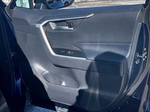 Used 2021 Toyota RAV4 XLE image 12