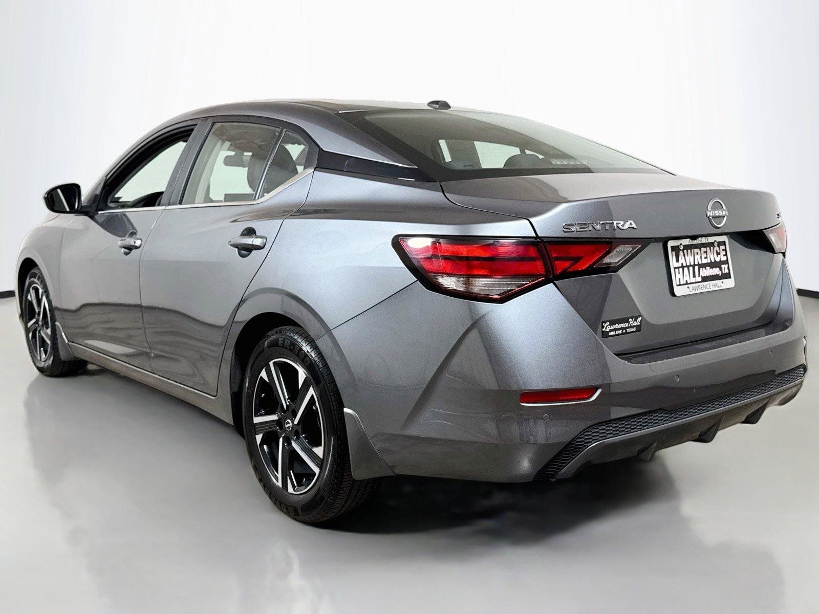 Used 2024 Nissan Sentra SV FWD image 6