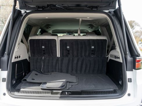 Used 2023 Jeep Wagoneer 4WD w/ Convenience Group I image 9