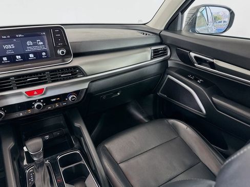 Used 2020 Kia Telluride LX image 22