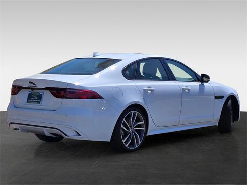 New 2024 Jaguar XF R-Dynamic SE image 4