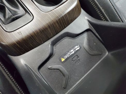 Used 2020 GMC Canyon Denali image 24