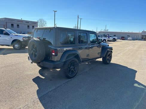 Used 2019 Jeep Wrangler Unlimited Sport image 5