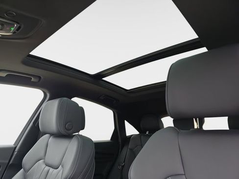 Used 2023 Audi Q5 2.0T Premium w/ Convenience Package image 33