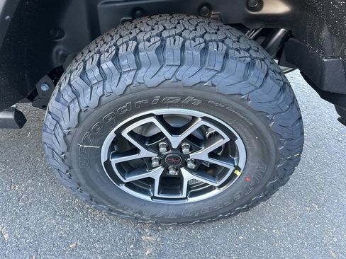 New 2026 Jeep Wrangler Unlimited Rubicon w/ Safety Group image 13