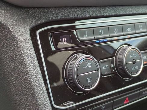 Used 2022 Volkswagen Atlas SEL Premium image 23