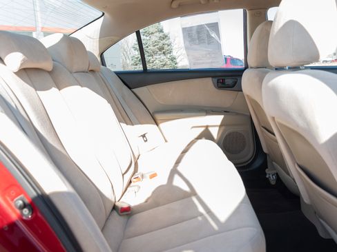 Used 2010 Kia Optima LX image 16