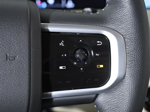 Used 2025 Nissan Armada Platinum image 13