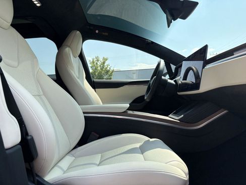 Used 2025 Tesla Model X AWD/4WD image 26