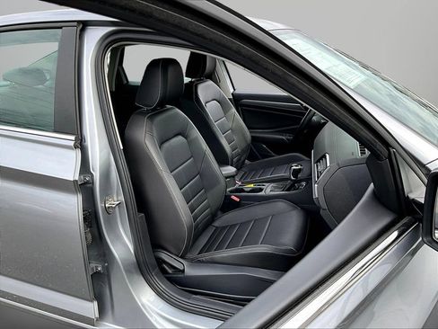 Used 2024 Volkswagen Jetta SE FWD image 27