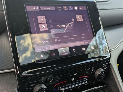 New 2025 Jeep Grand Cherokee Laredo X image 19