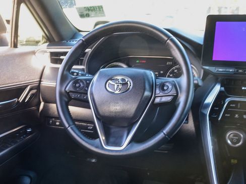 Certified 2024 Toyota Venza Nightshade image 18