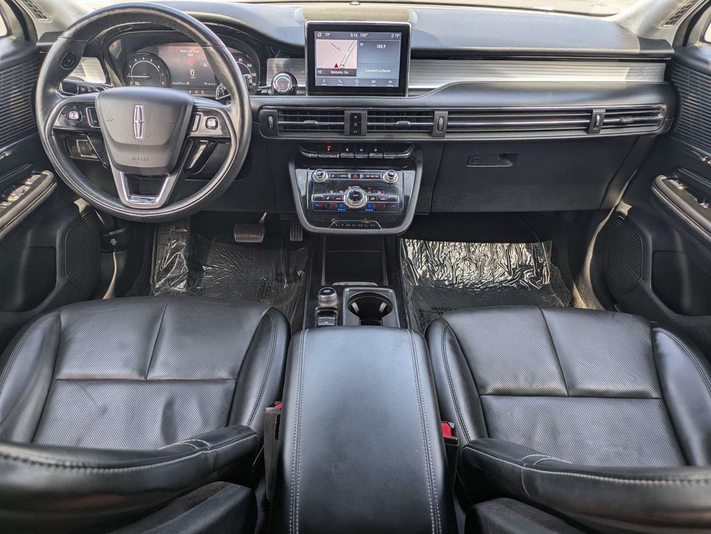Used 2022 Lincoln Corsair AWD w/ Premium Package image 2