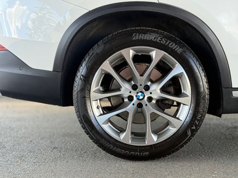 Used 2022 BMW X5 xDrive40i AWD/4WD image 11
