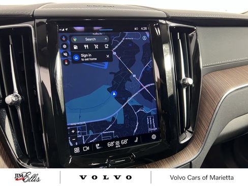 Used 2023 Volvo XC60 B5 Ultimate w/ Climate Package image 18