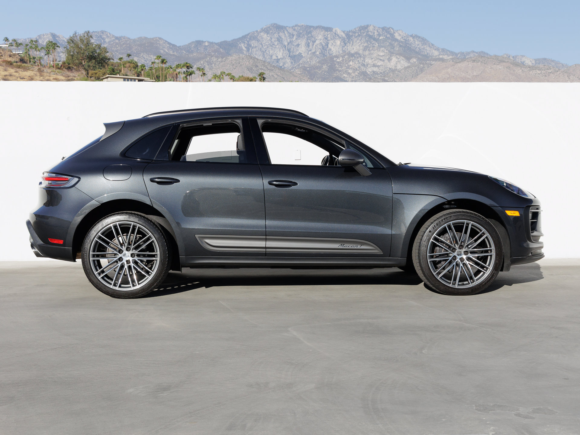 Certified 2026 Porsche Macan Turbo AWD/4WD image 8