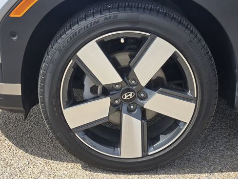 Used 2024 Hyundai Santa Fe Limited image 9