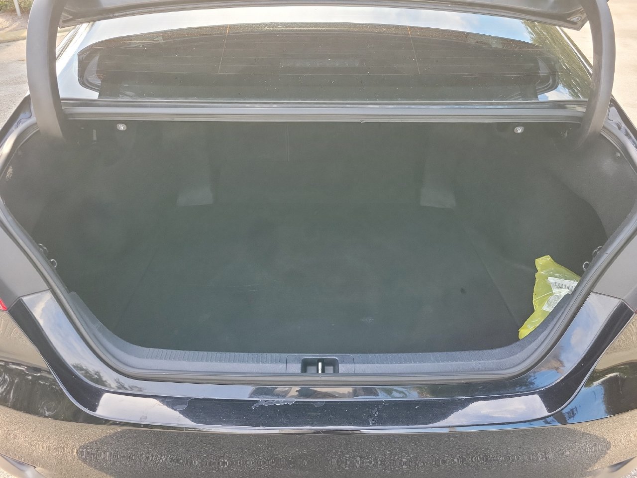 Used 2022 Toyota Camry LE FWD image 8