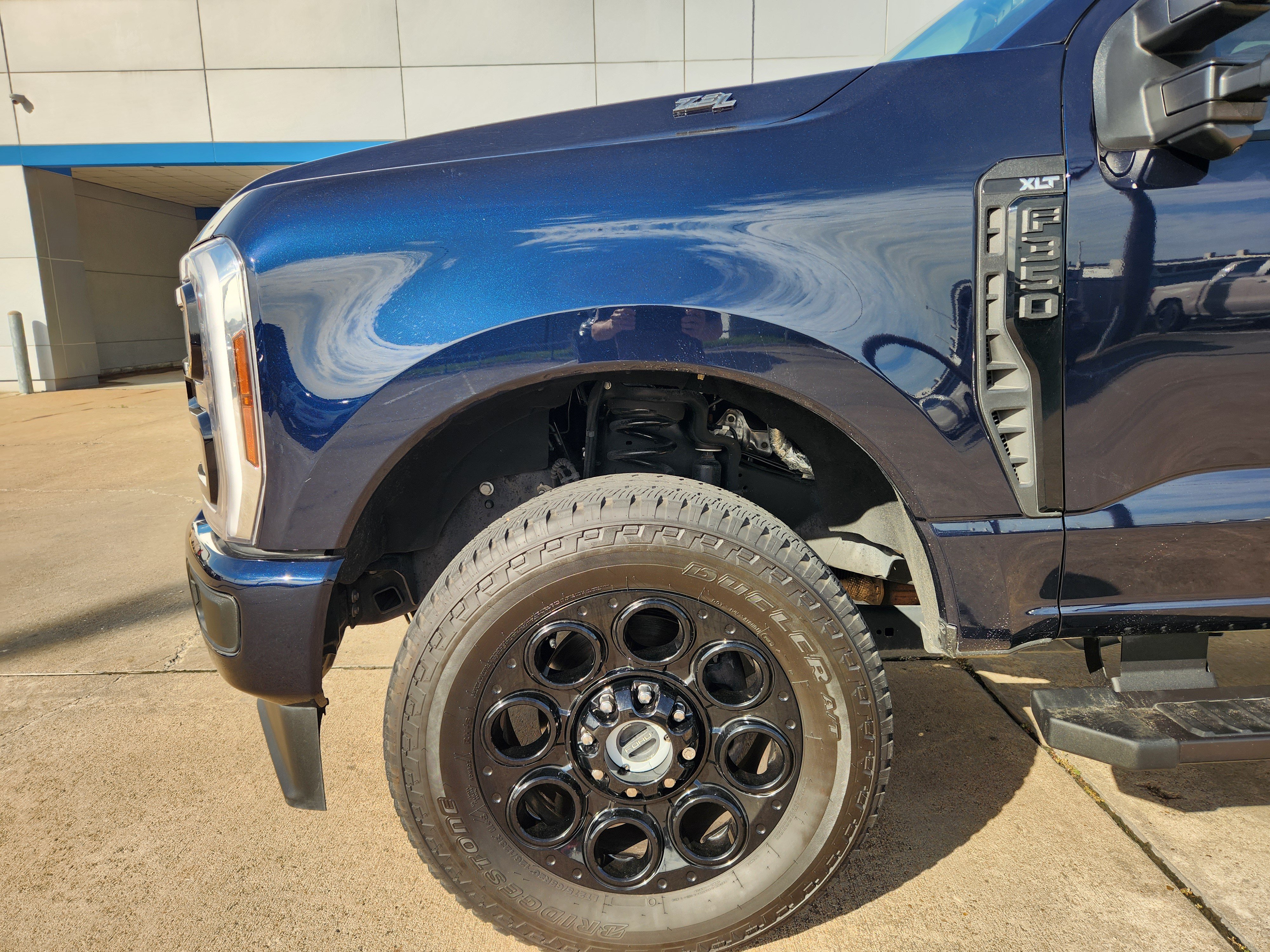 Used 2025 Ford F350 XLT w/ Black Appearance Package AWD/4WD image 9