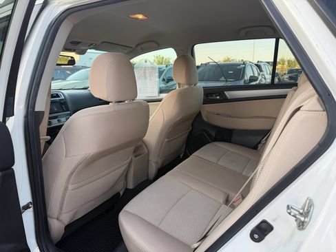 Used 2016 Subaru Outback 2.5i Premium AWD/4WD image 8