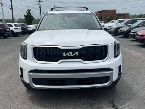 Used 2025 Kia Telluride EX w/ EX Captain's Chair Package AWD/4WD image 2