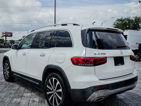 Used 2020 Mercedes-Benz GLB 250 w/ Premium Package image 5