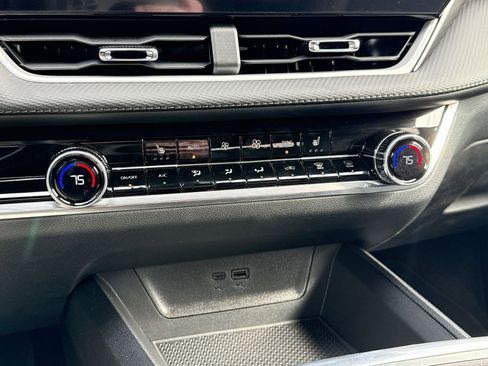 New 2026 Chevrolet Equinox LT w/ Convenience Package II image 18