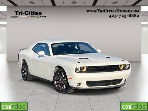 Used 2019 Dodge Challenger SXT w/ Driver Convenience Group image 1