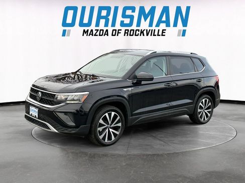 Used 2022 Volkswagen Taos SE image 2