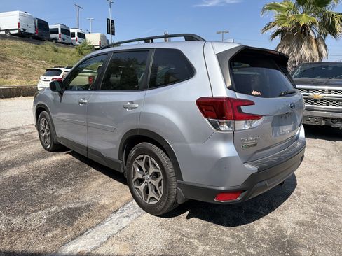 Used 2021 Subaru Forester Premium w/ Popular Package #1 AWD/4WD image 5
