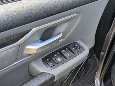 Used 2020 RAM 1500 Big Horn AWD/4WD image 11