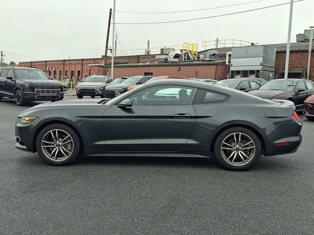 Used 2016 Ford Mustang Coupe RWD image 2