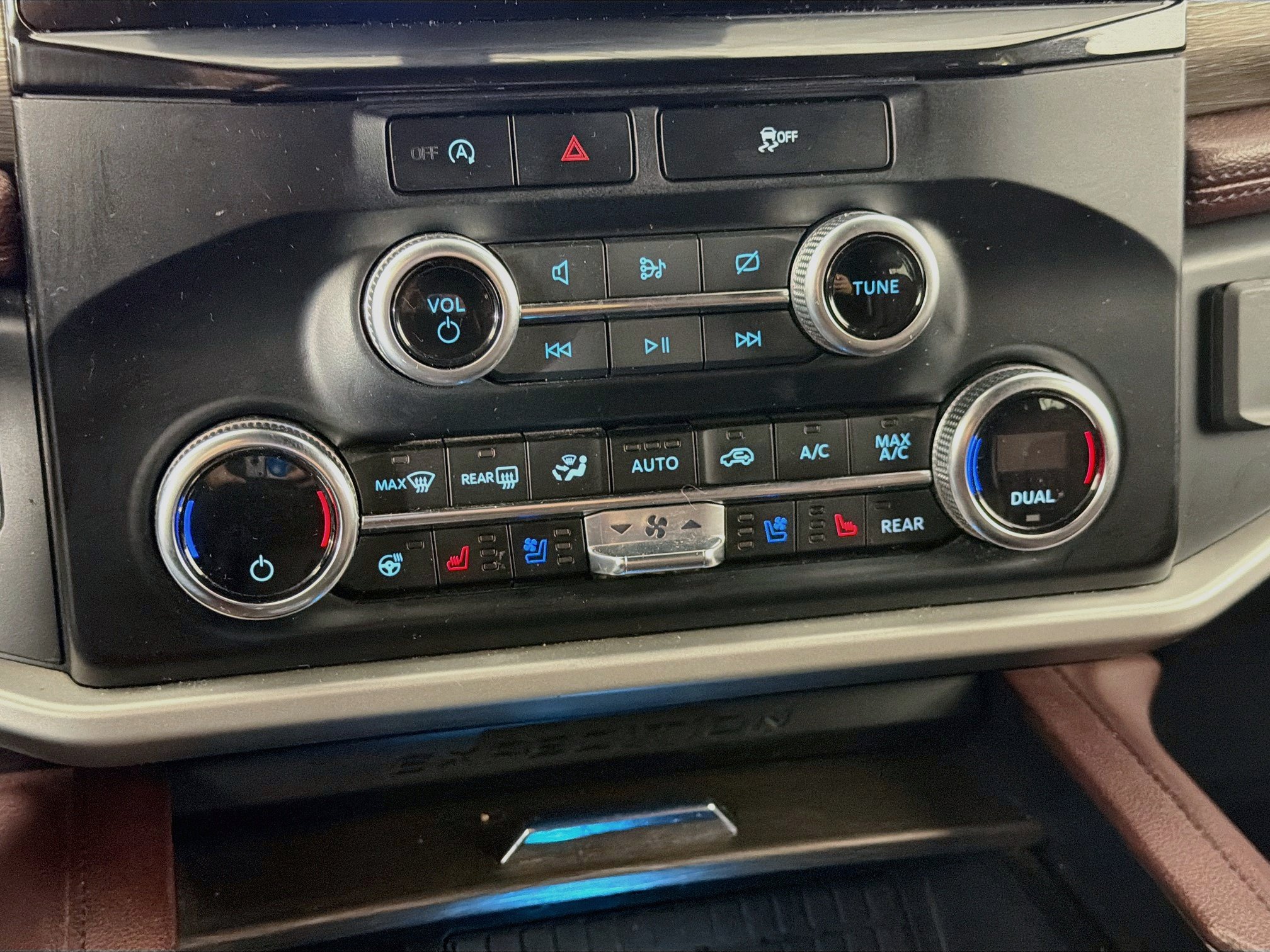 Used 2024 Ford Expedition Limited RWD image 24