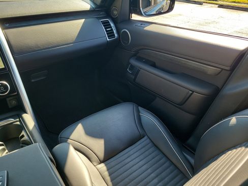 Used 2023 Land Rover Discovery HSE R-Dynamic image 16