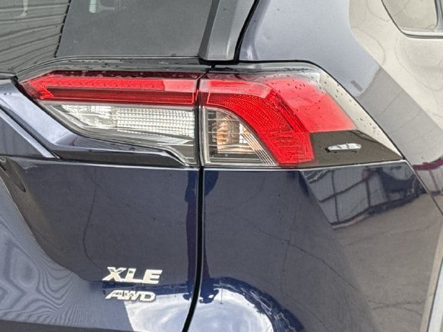 Used 2025 Toyota RAV4 XLE AWD/4WD image 7