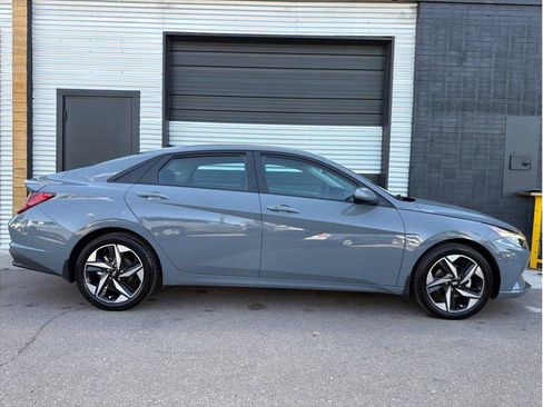 Used 2023 Hyundai Elantra SEL w/ Convenience Package FWD image 10