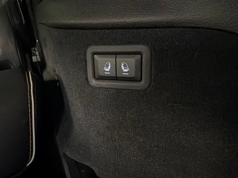Used 2024 Jeep Grand Wagoneer L Series III AWD/4WD image 37