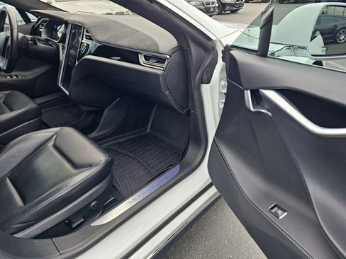 Used 2015 Tesla Model S 70D image 10