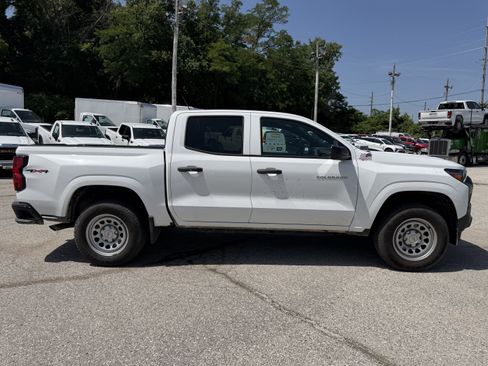 Used 2023 Chevrolet Colorado W/T AWD/4WD image 8