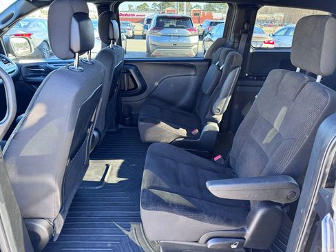 Used 2019 Dodge Grand Caravan SE image 27