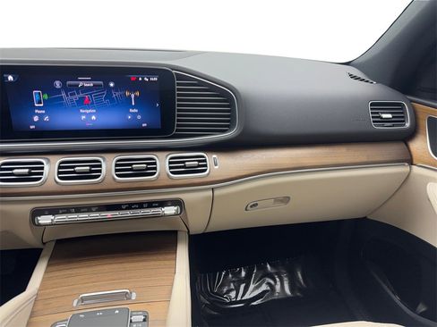 Used 2024 Mercedes-Benz GLE 350 4MATIC image 52