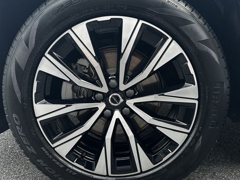 Used 2023 Volvo XC60 B5 Plus w/ Protection Package Premier AWD/4WD image 41
