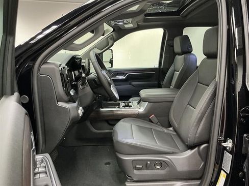 New 2026 GMC Sierra 2500 SLT w/ SLT Premium Package AWD/4WD image 8