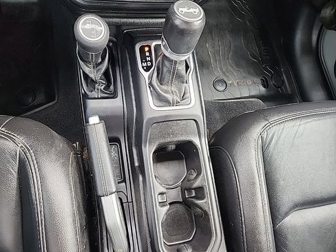 Used 2019 Jeep Wrangler Unlimited Sahara AWD/4WD image 24