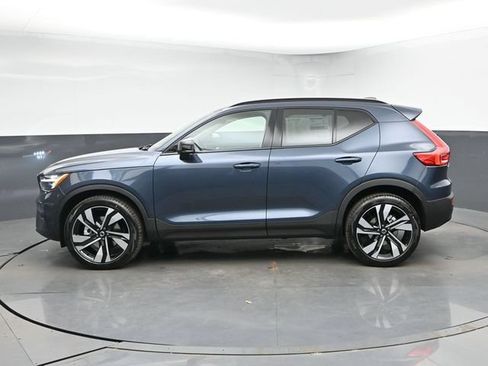 New 2026 Volvo XC40 B5 Plus w/ Climate Package AWD/4WD image 6