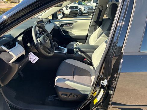 New 2025 Toyota RAV4 XLE image 15