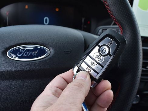 Used 2024 Ford Escape ST-Line w/ Tech Pack #1 AWD/4WD image 12